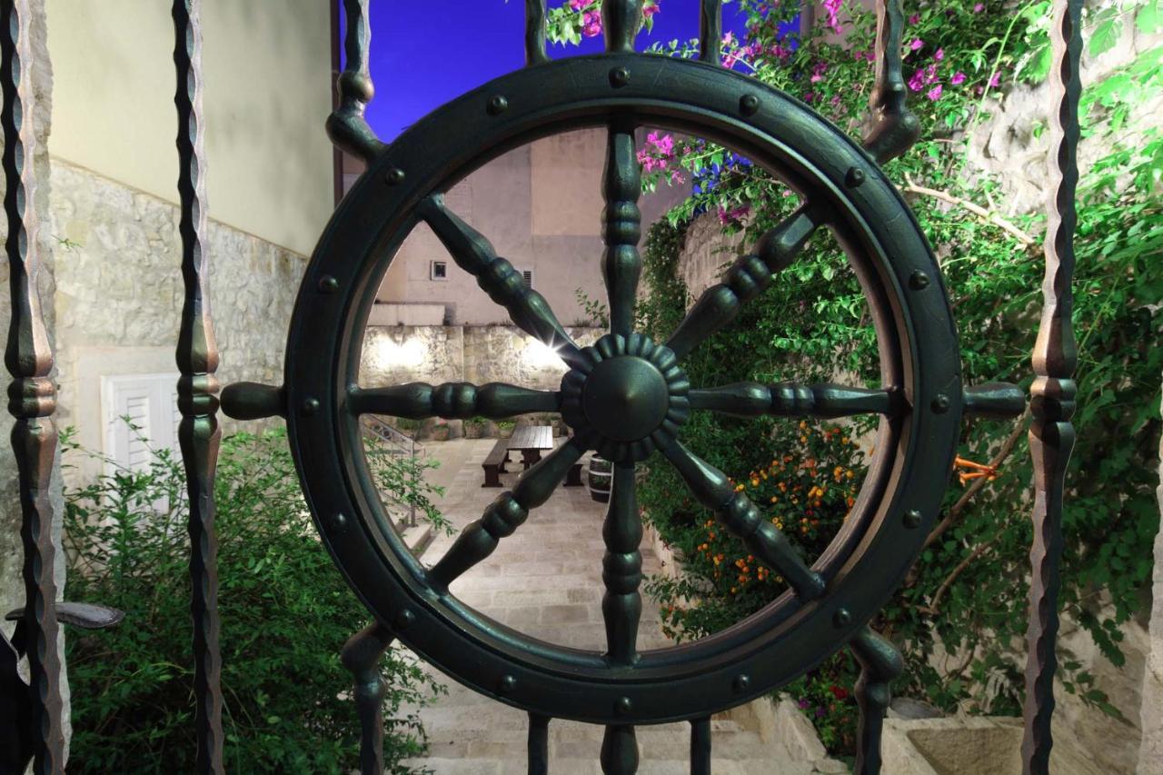 Old Town Studio Apartments Makarska Bagian luar foto