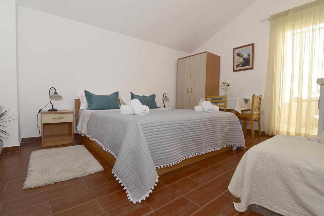 Old Town Studio Apartments Makarska Bagian luar foto