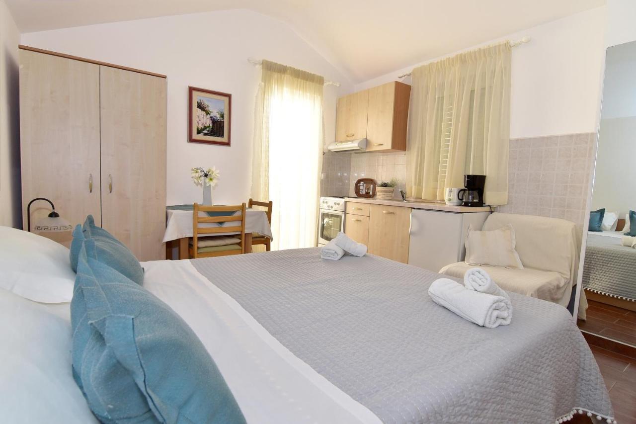 Old Town Studio Apartments Makarska Bagian luar foto