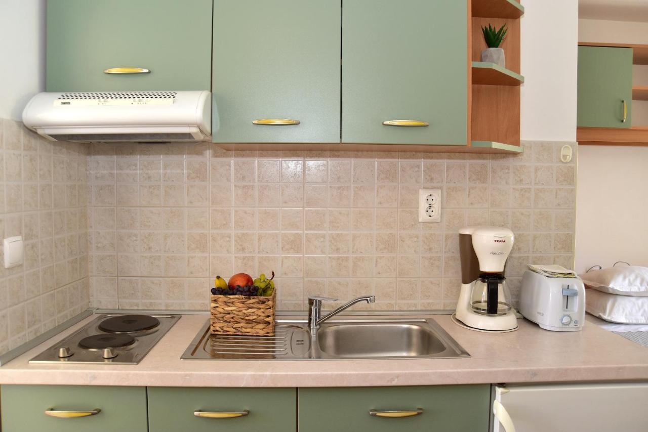 Old Town Studio Apartments Makarska Bagian luar foto