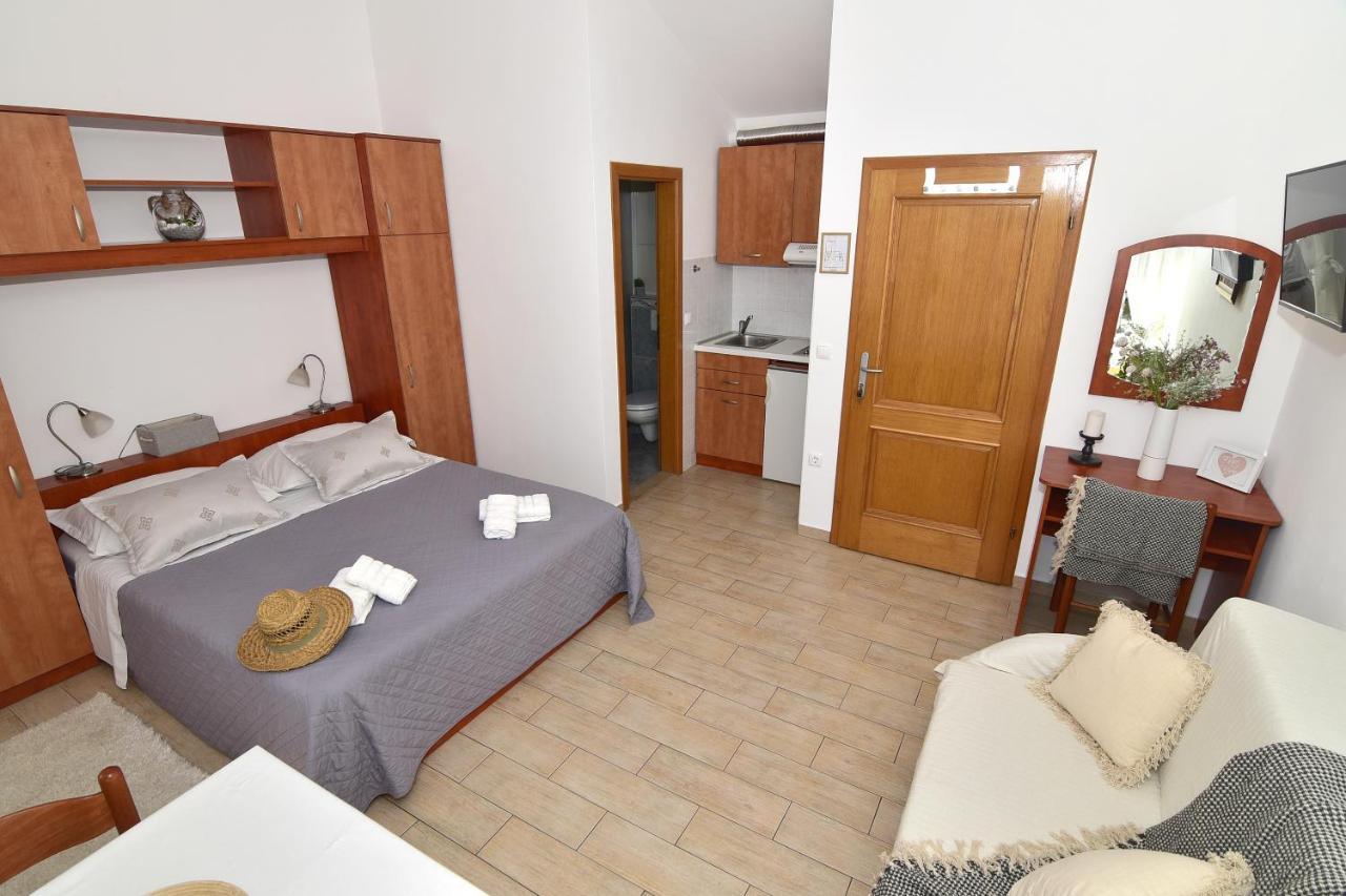 Old Town Studio Apartments Makarska Bagian luar foto