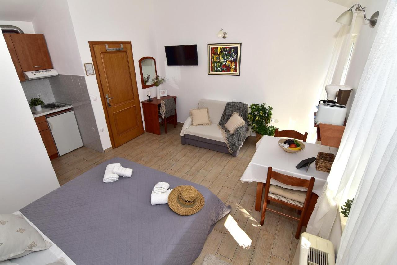 Old Town Studio Apartments Makarska Bagian luar foto
