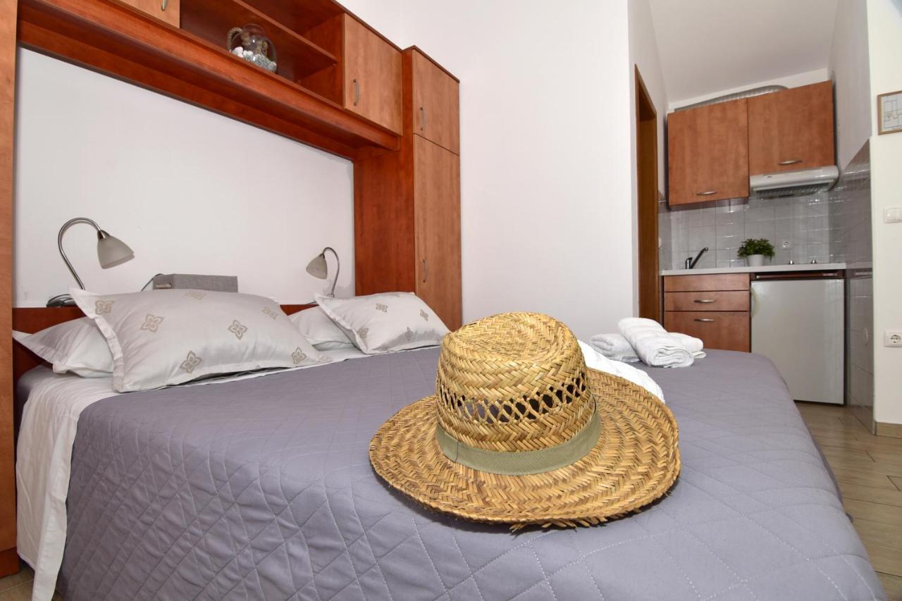 Old Town Studio Apartments Makarska Bagian luar foto