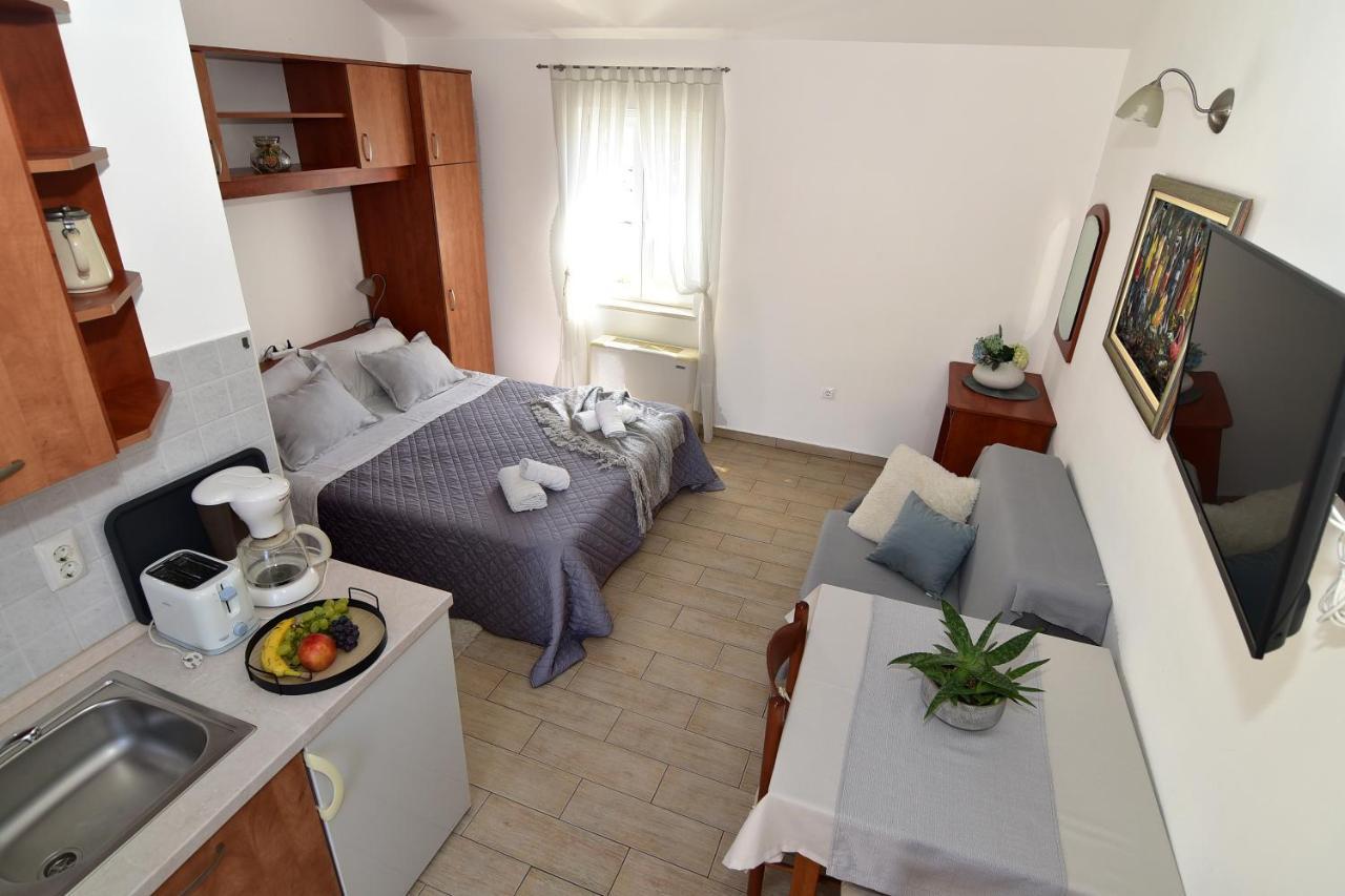 Old Town Studio Apartments Makarska Bagian luar foto