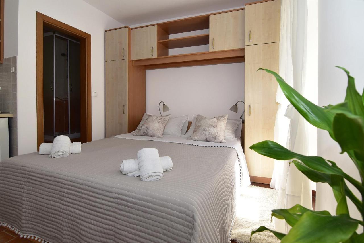 Old Town Studio Apartments Makarska Bagian luar foto