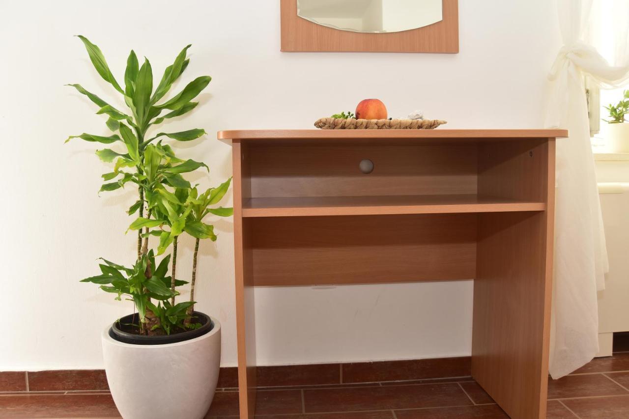 Old Town Studio Apartments Makarska Bagian luar foto