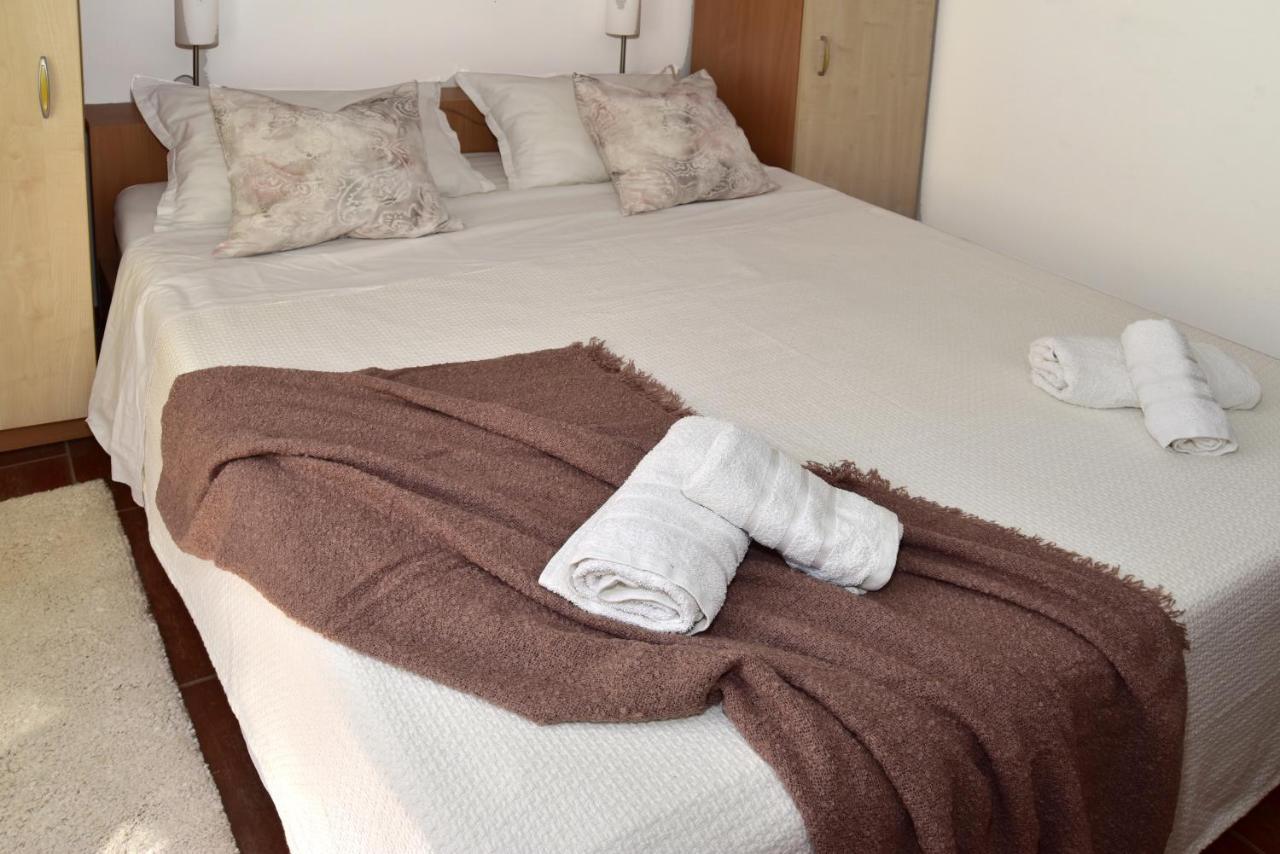 Old Town Studio Apartments Makarska Bagian luar foto